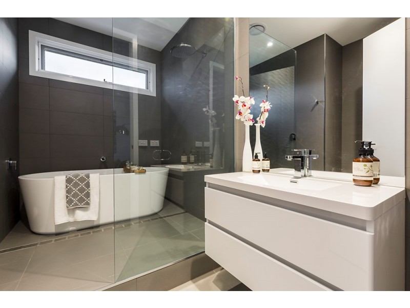 1/5 Lithgow Avenue, Blackburn VIC 3130