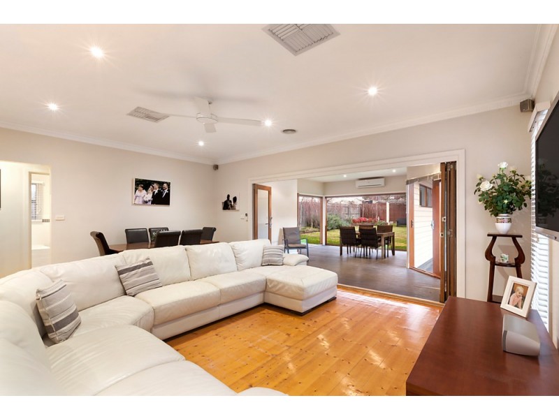 2 Hartigan Street, Blackburn VIC 3130