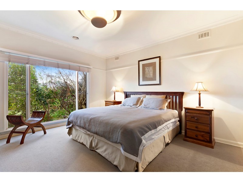 2 Hartigan Street, Blackburn VIC 3130