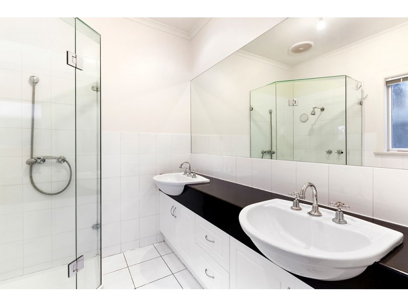2 Hartigan Street, Blackburn VIC 3130