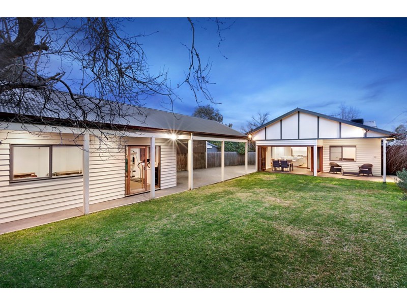 2 Hartigan Street, Blackburn VIC 3130