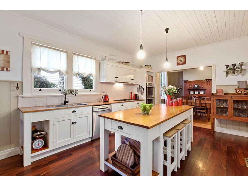 5 Thomas Street, Mitcham VIC 3132