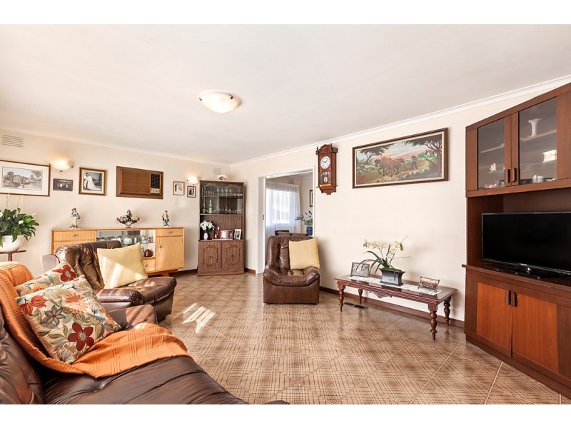 8 Tirana Street, Mitcham VIC 3132