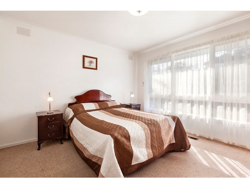 8 Tirana Street, Mitcham VIC 3132