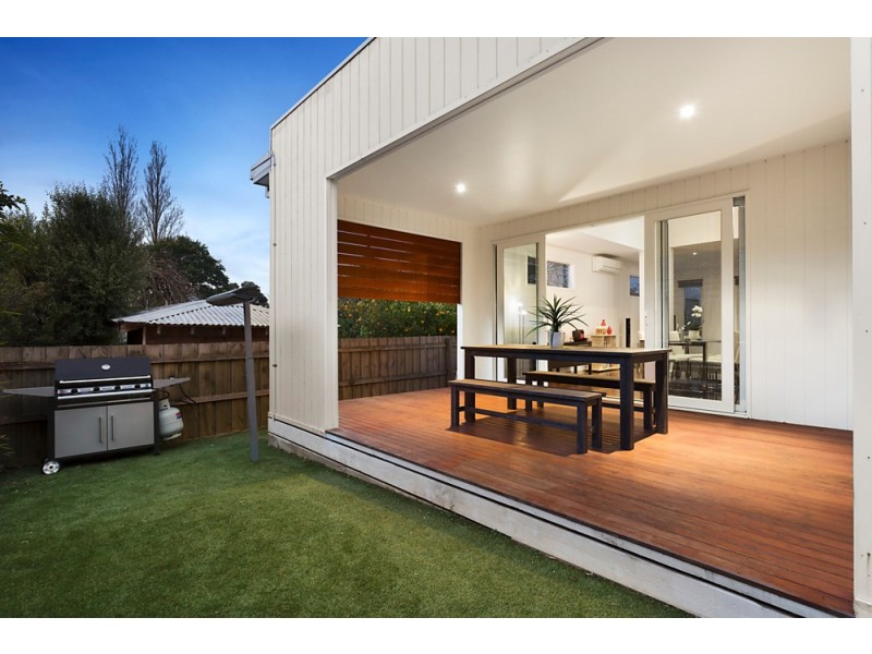 2/12 Thomas Street, Mitcham VIC 3132