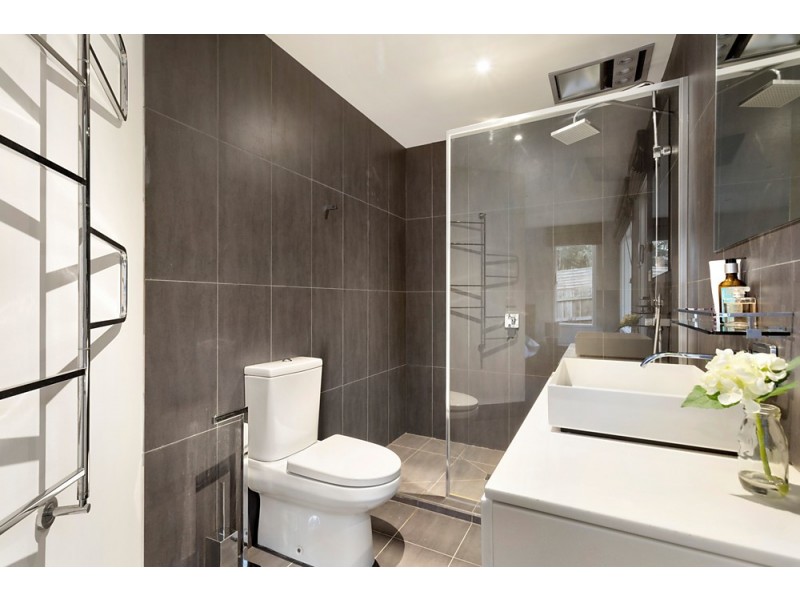 2/12 Thomas Street, Mitcham VIC 3132