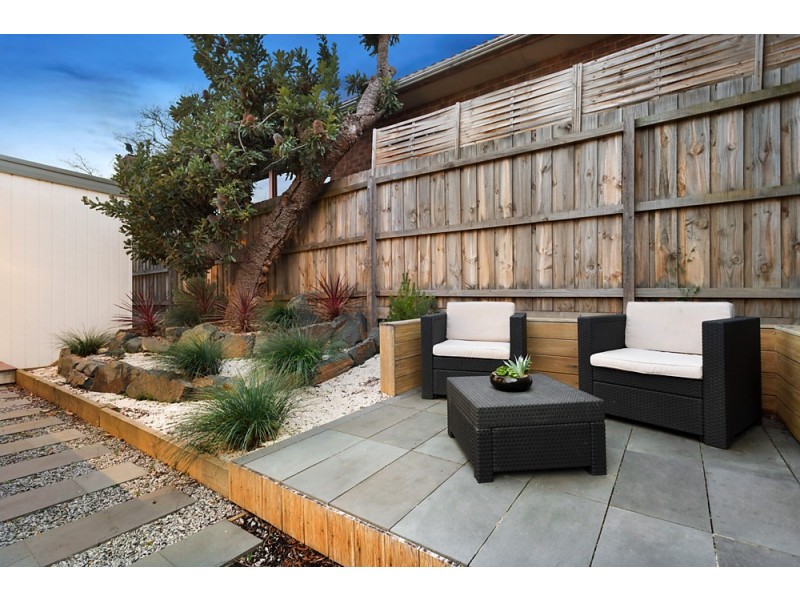 2/12 Thomas Street, Mitcham VIC 3132