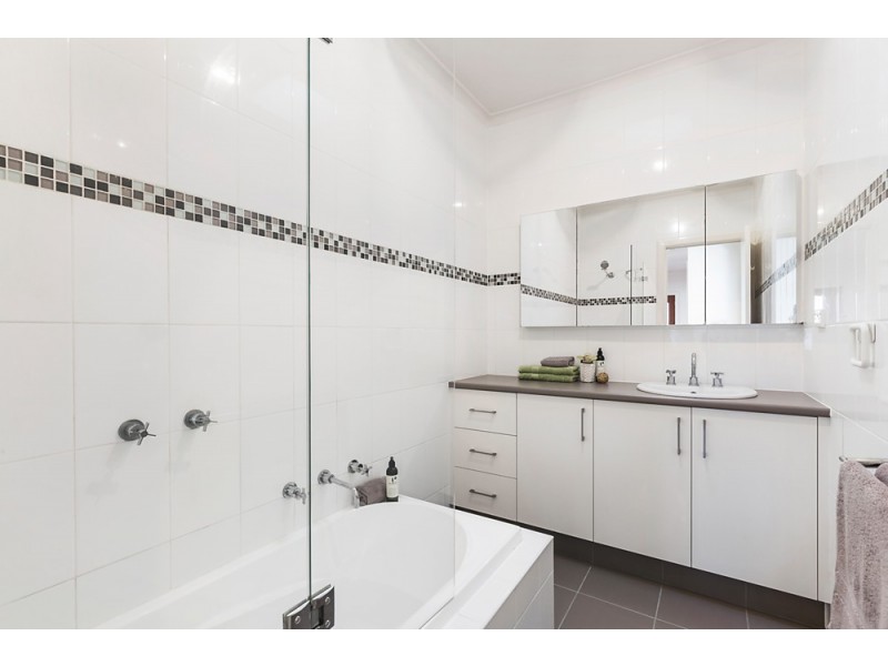 4 Avis Court, Forest Hill VIC 3131