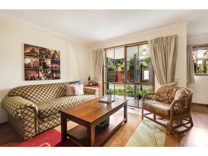 2/11 Vine Street, Blackburn VIC 3130