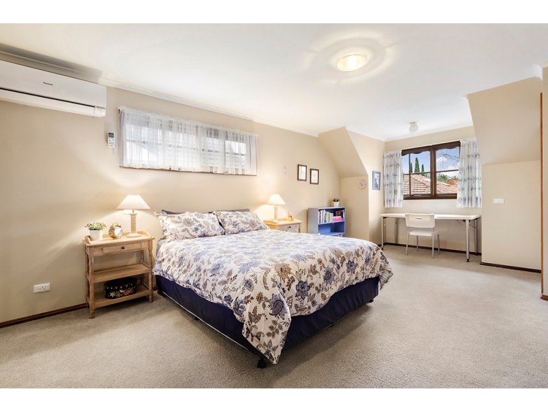 2/11 Vine Street, Blackburn VIC 3130