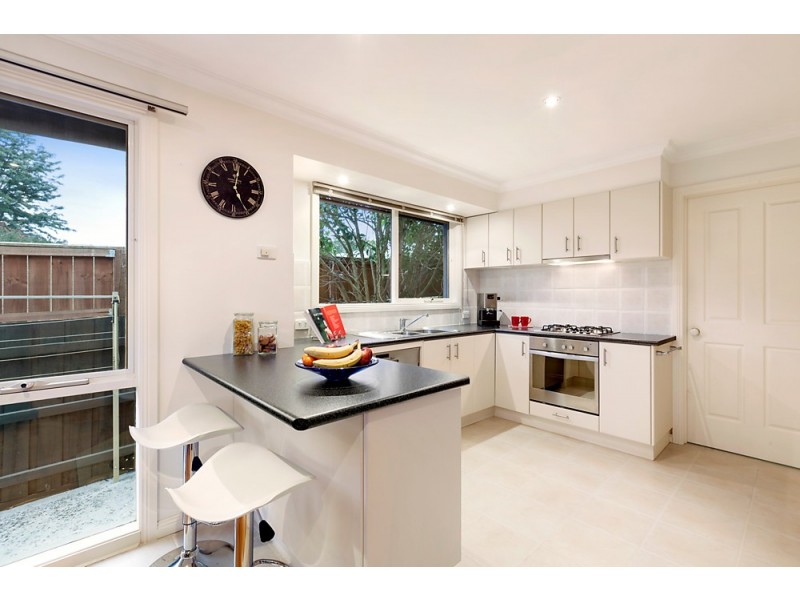 2/10 Owen Street, Mitcham VIC 3132