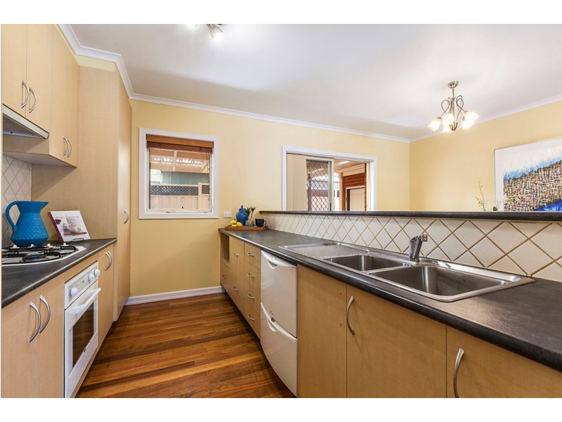 2/113 Springfield Road, Blackburn North VIC 3130