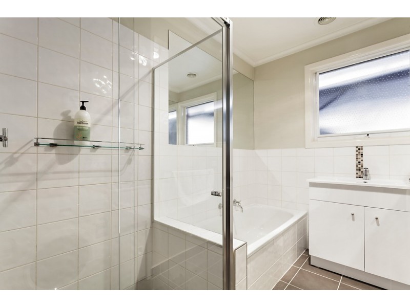 1/180 Surrey Road, Blackburn VIC 3130