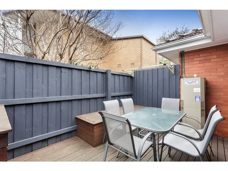 1/180 Surrey Road, Blackburn VIC 3130