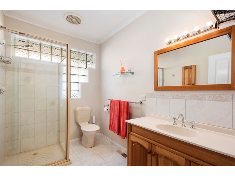 25 Samuel Road, Blackburn South VIC 3130