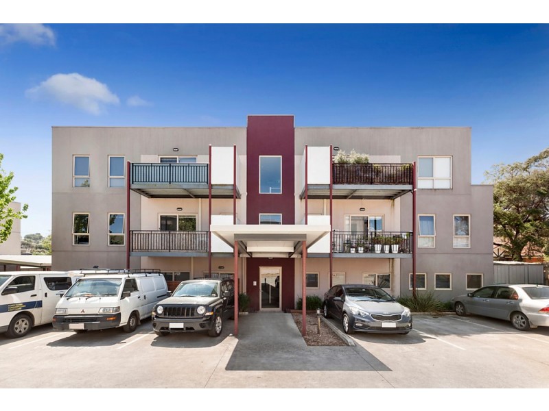 30/12-18 Bourke Street, Ringwood VIC 3134