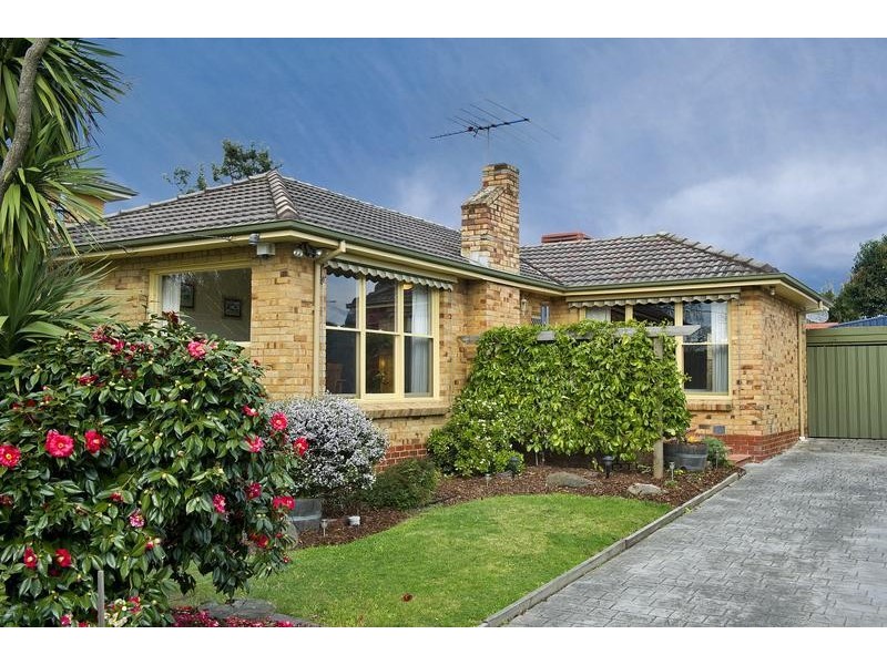 18 Romoly Drive, Forest Hill VIC 3131