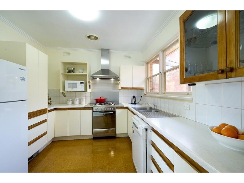 18 Romoly Drive, Forest Hill VIC 3131