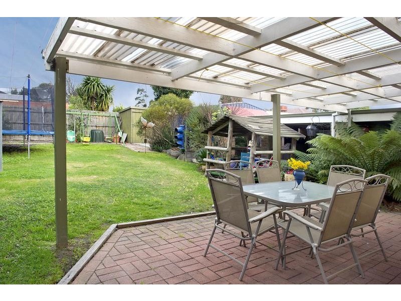 18 Romoly Drive, Forest Hill VIC 3131