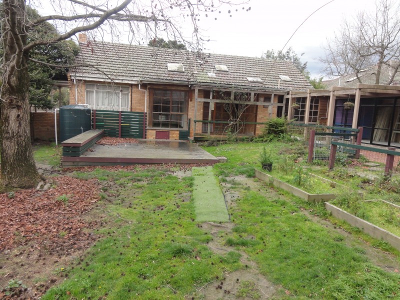 8 Tyrell Avenue, Blackburn VIC 3130