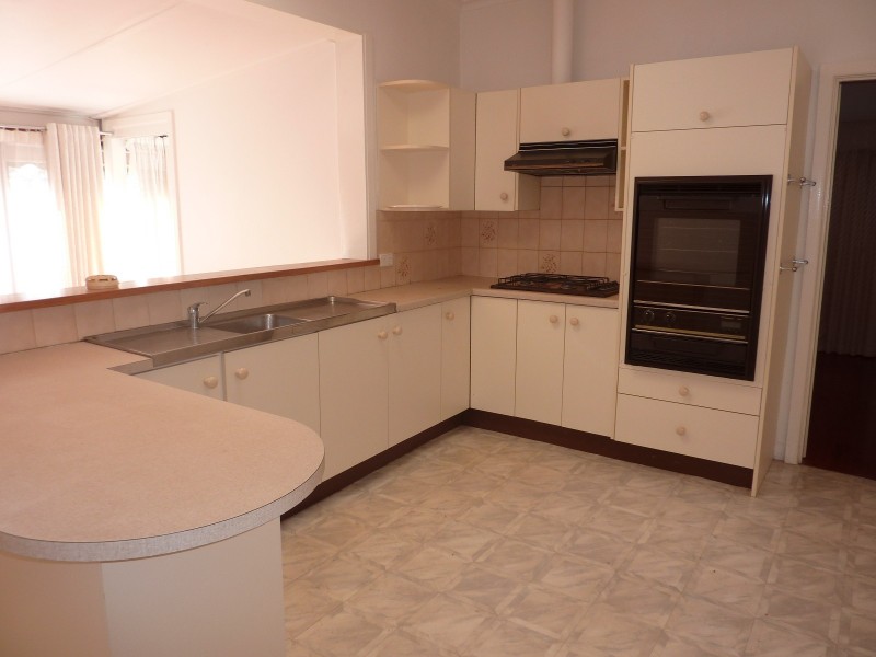 42 Pakenham Street, Blackburn VIC 3130