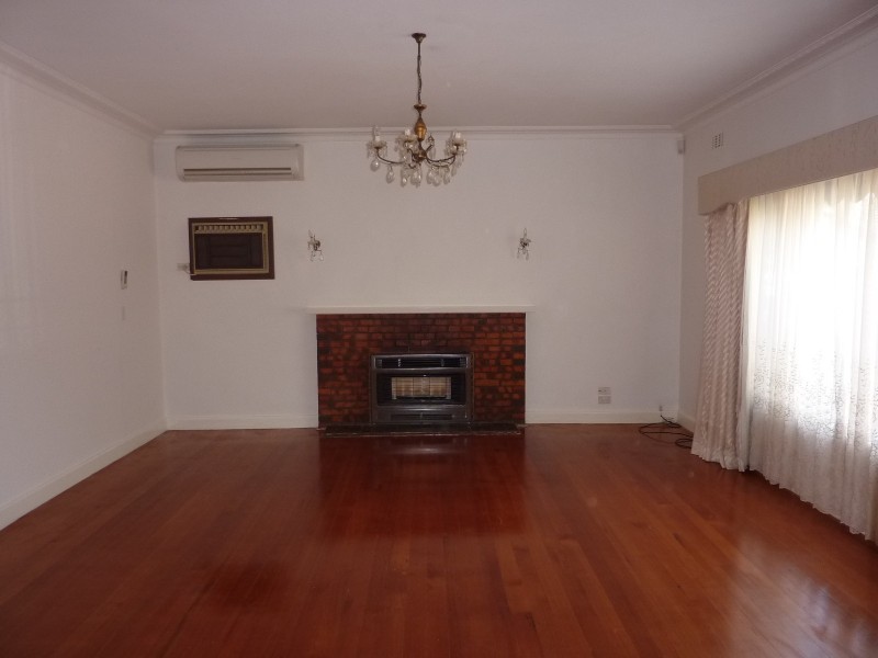 42 Pakenham Street, Blackburn VIC 3130