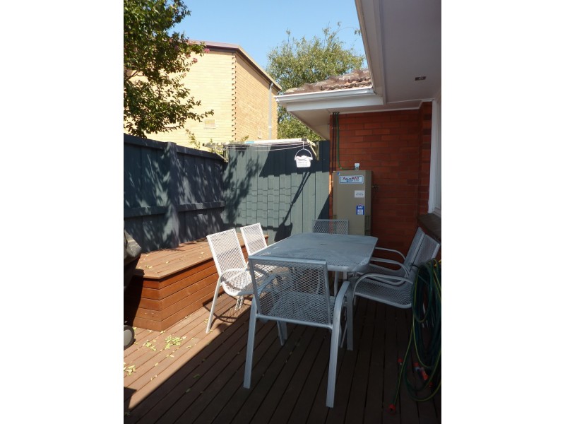 1/180 Surrey Road, Blackburn VIC 3130