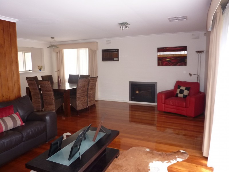 8 Manhattan Square, Vermont VIC 3133