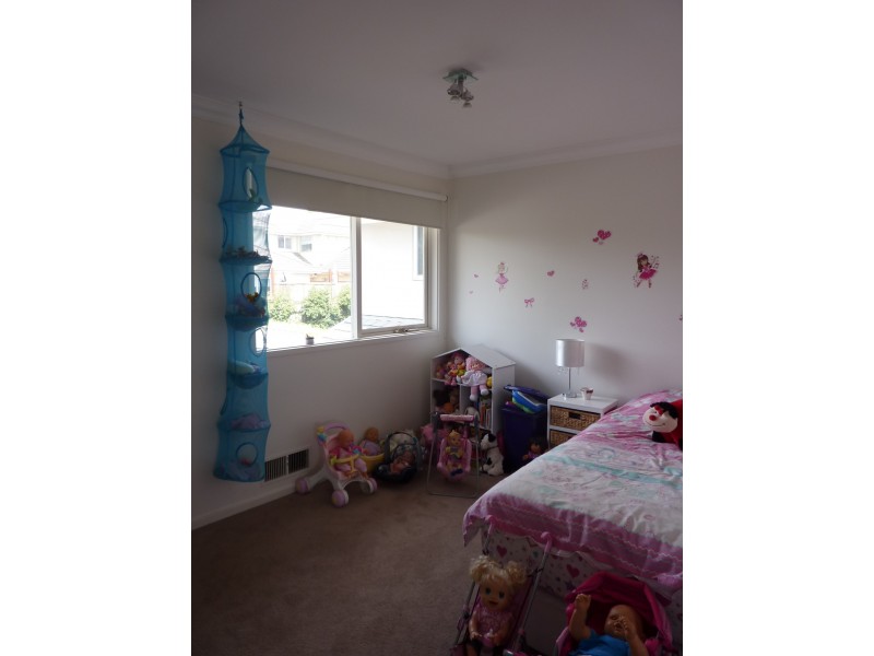 8 Manhattan Square, Vermont VIC 3133