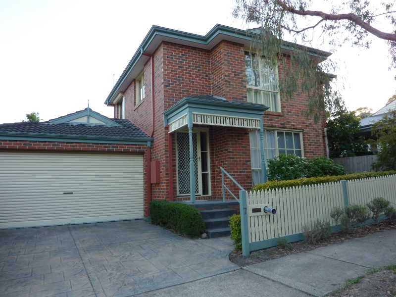 7 Derby Street, Blackburn VIC 3130