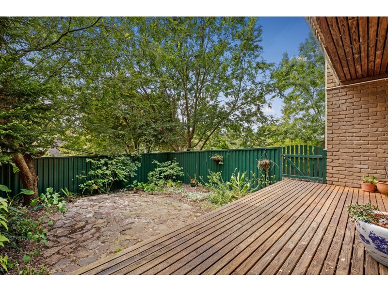 2a McGhee Avenue, Mitcham VIC 3132