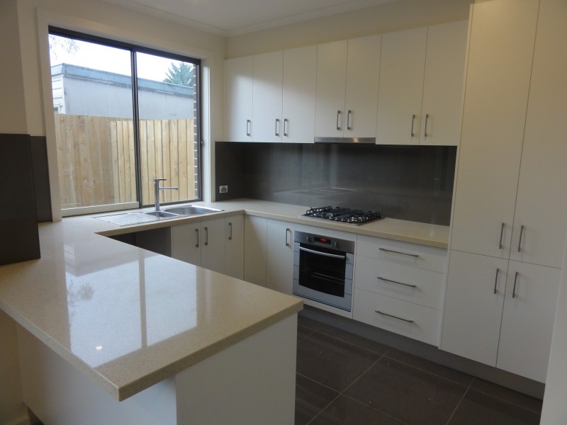 2/1 Peter Street, Box Hill North VIC 3129