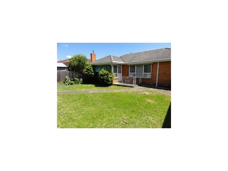 68 Lindisfarne Drive, Burwood East VIC 3151