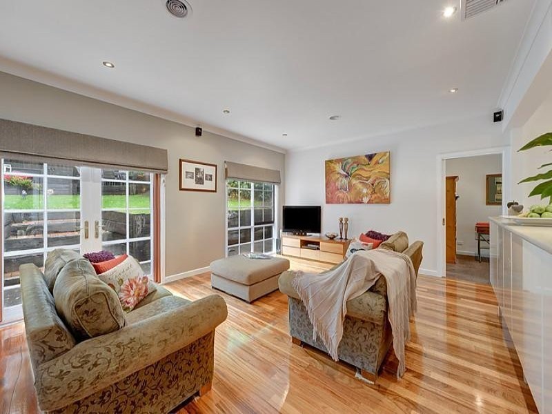 64 Kitchener Street, Box Hill South VIC 3128