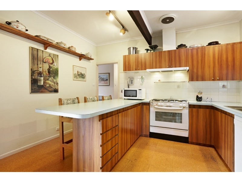 2 Handel Court, Blackburn VIC 3130