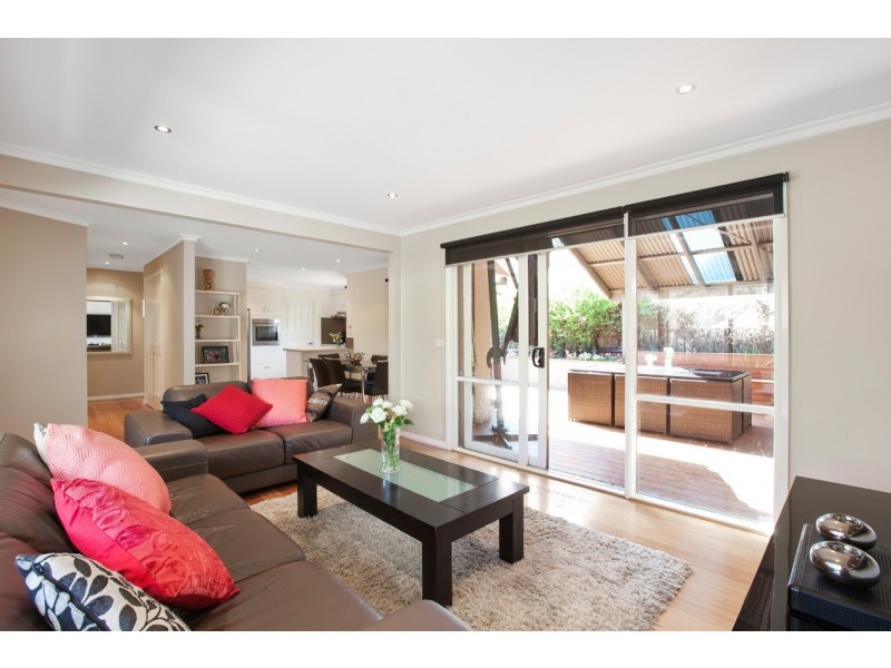 2/18 McClares Road, Vermont VIC 3133