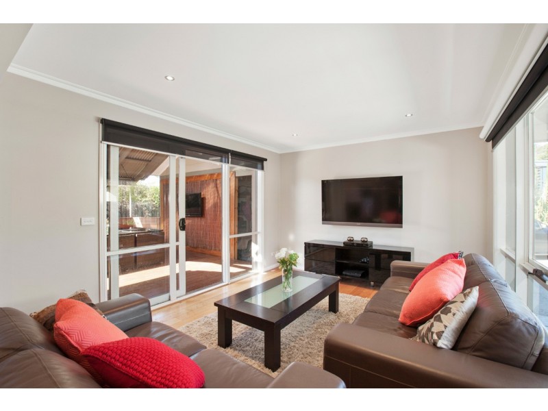 2/18 McClares Road, Vermont VIC 3133