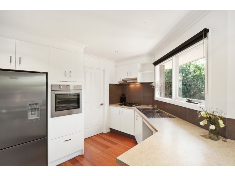 2/18 McClares Road, Vermont VIC 3133