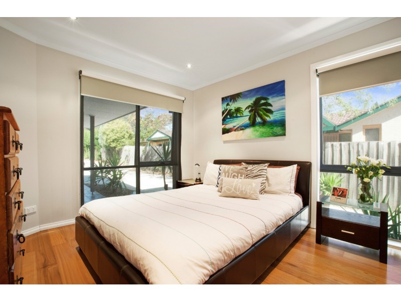 2/18 McClares Road, Vermont VIC 3133