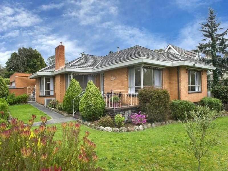 4 Pursell Avenue, Blackburn South VIC 3130