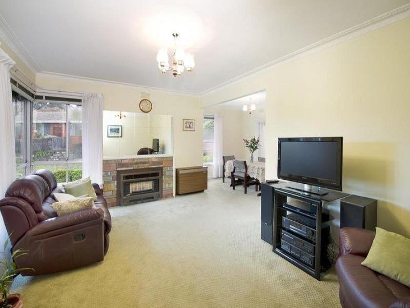 4 Pursell Avenue, Blackburn South VIC 3130