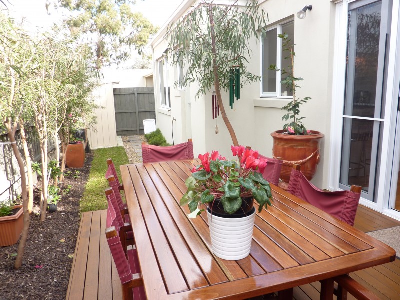 2/25 Quarry Road, Mitcham VIC 3132