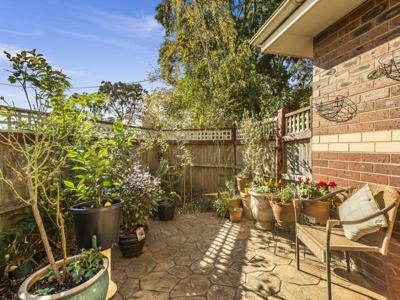 2/12 Clifford Court, Forest Hill VIC 3131