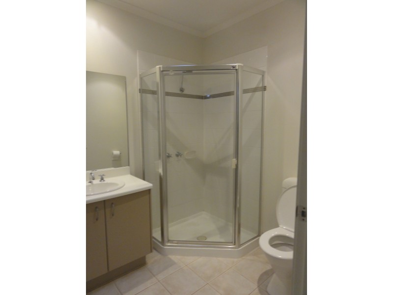 18 Jade Circuit, Burwood East VIC 3151