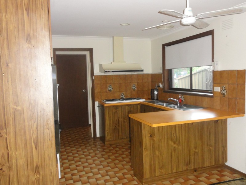 90 Orient Avenue, Mitcham VIC 3132