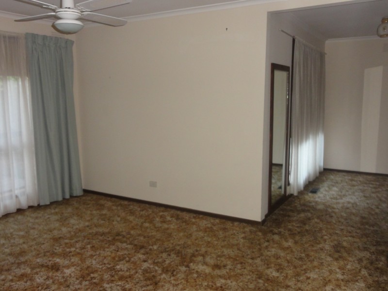 90 Orient Avenue, Mitcham VIC 3132