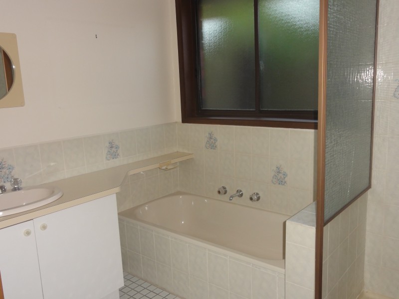 90 Orient Avenue, Mitcham VIC 3132