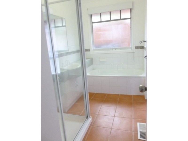 2/17 Hillside Crescent, Blackburn VIC 3130