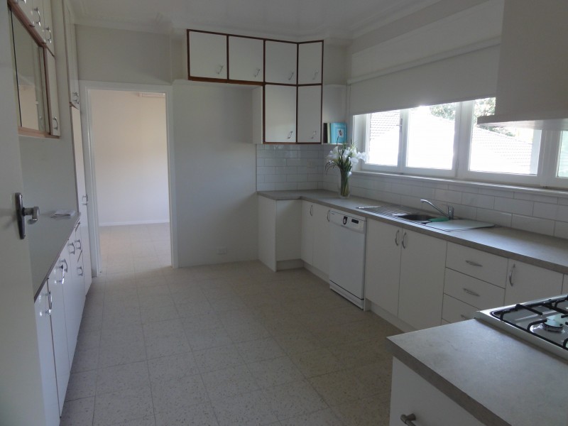 5 Glencairn Avenue, Ringwood VIC 3134