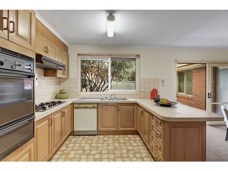 1/5 Holland Road, Blackburn South VIC 3130